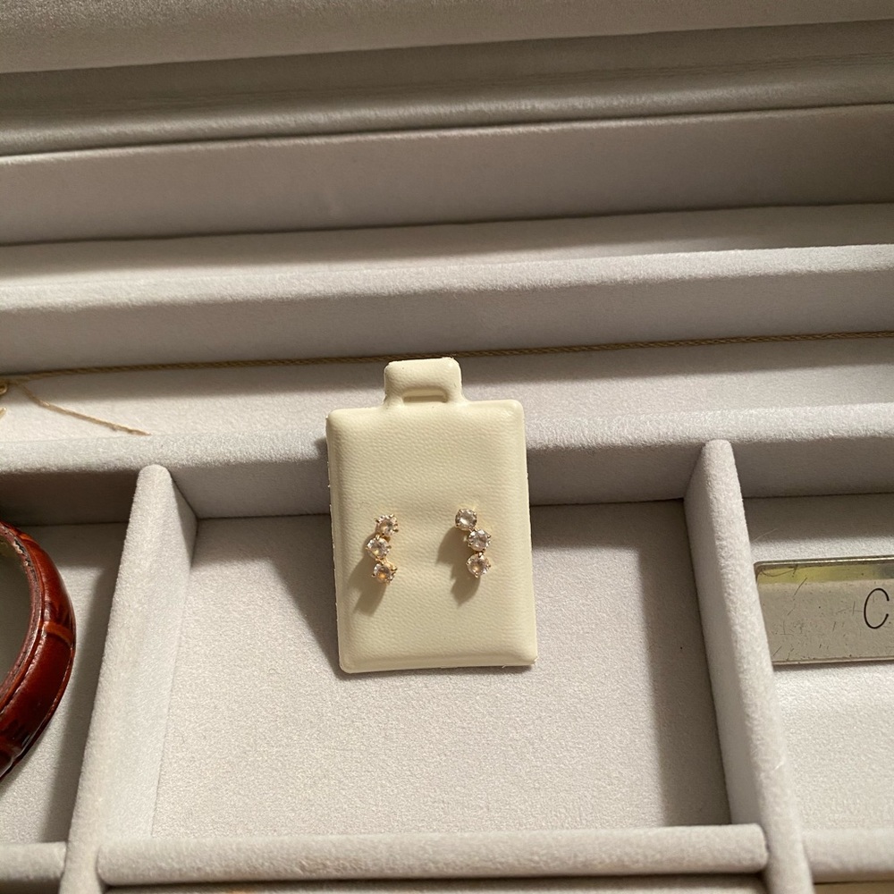 Yellow gold 10k earrings